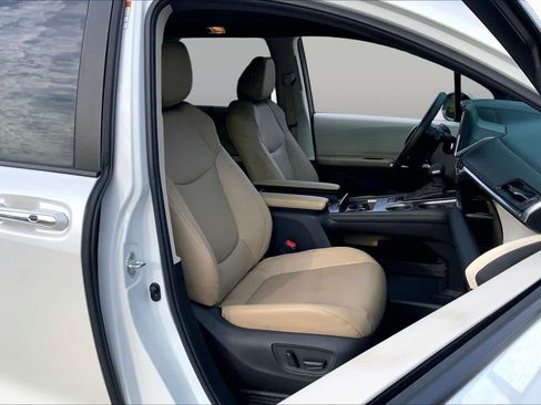 Used 2024 Toyota Sienna Limited AWD/4WD image 9