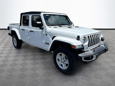 Used 2022 Jeep Gladiator Sport AWD/4WD image 4