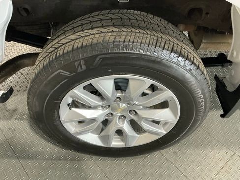 Used 2023 Chevrolet Silverado 1500 Custom image 36