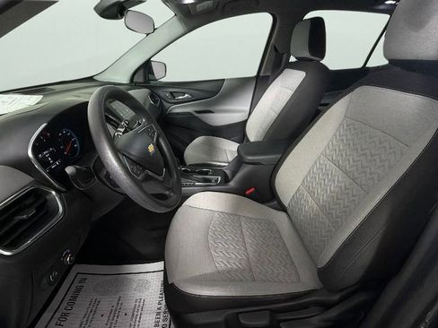 Used 2022 Chevrolet Equinox LS FWD image 17