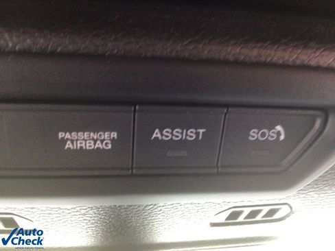 Used 2022 Jeep Wrangler Unlimited Sahara w/ Cold Weather Group image 31