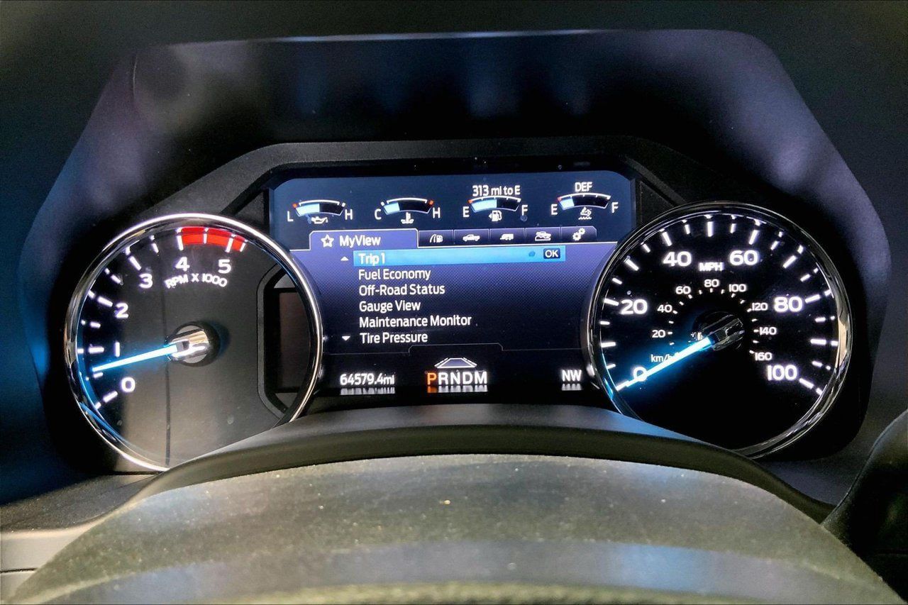 Used 2022 Ford F350 Platinum w/ Tremor Off-Road Package AWD/4WD image 18