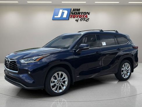 New 2026 Toyota Highlander Limited AWD/4WD image 1