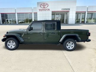Used 2022 Jeep Gladiator Sport AWD/4WD video 3