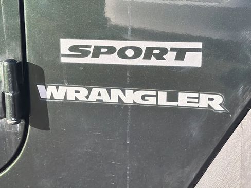 Used 2011 Jeep Wrangler Sport AWD/4WD image 12
