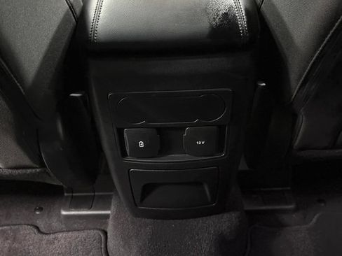 Used 2023 Ford Explorer XLT AWD/4WD image 20
