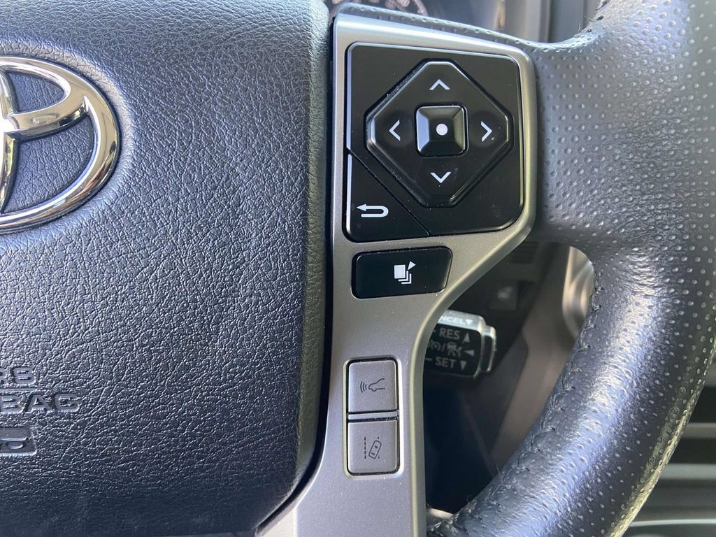 Used 2023 Toyota 4Runner SR5 Premium w/ Moonroof Package RWD image 33
