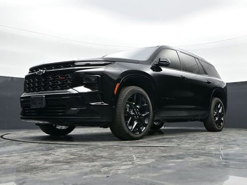 Used 2024 Chevrolet Traverse RS image 46