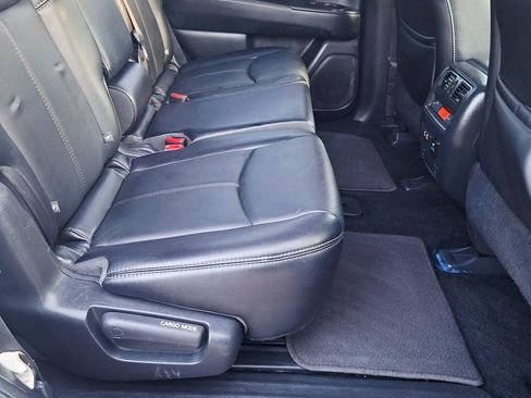 Used 2019 Nissan Pathfinder SL FWD image 12