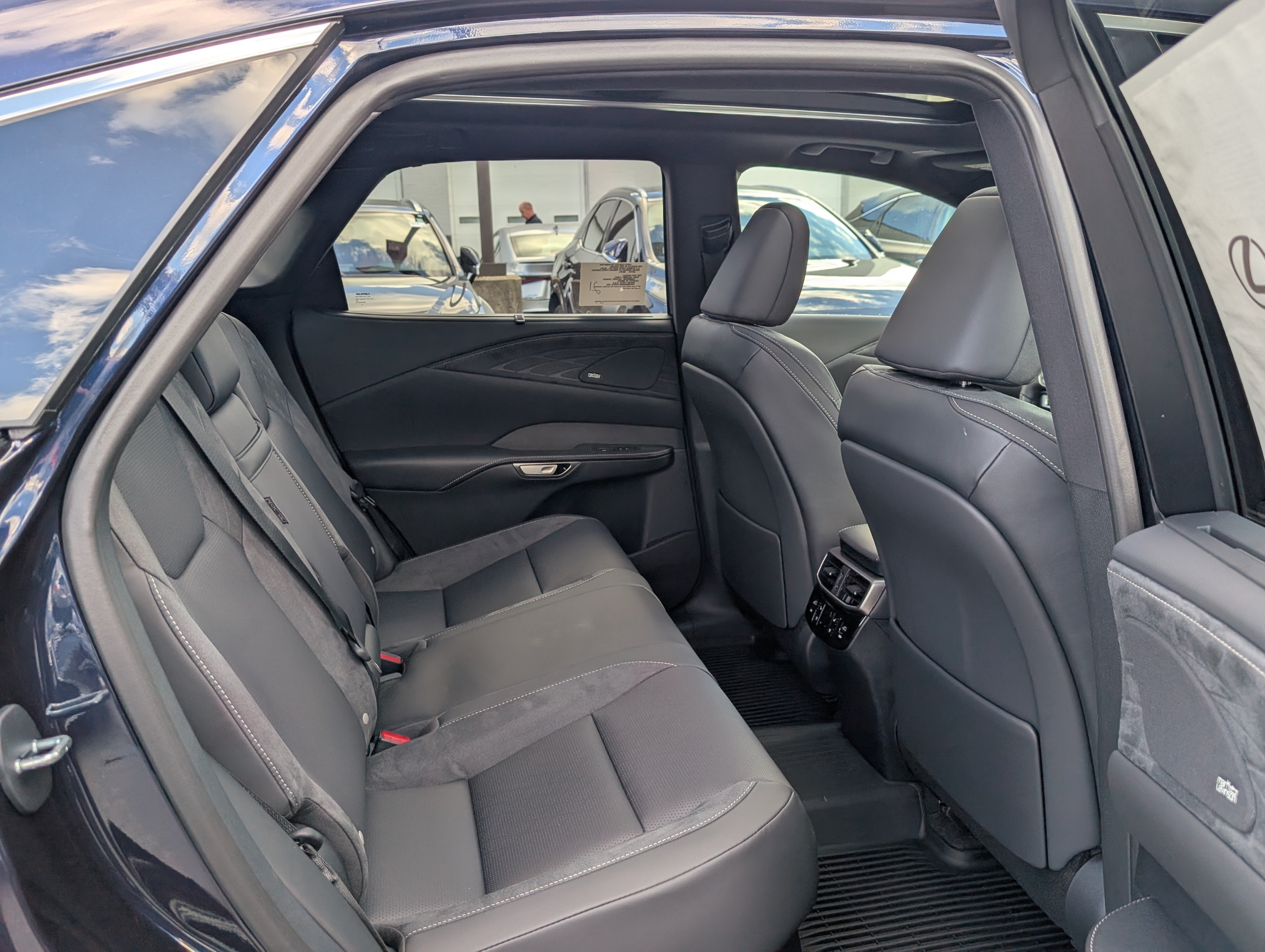 New 2026 Lexus RX 350 AWD w/ Convenience Package image 8