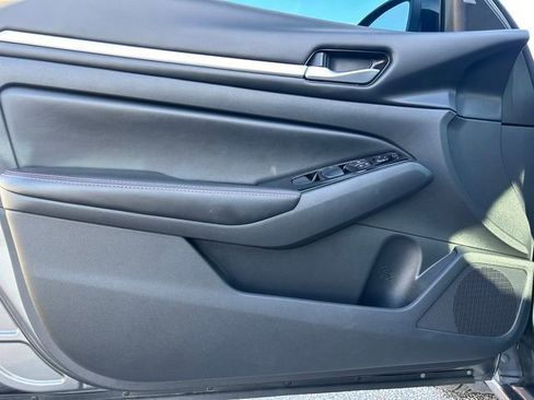 Used 2024 Nissan Altima 2.5 SR image 17