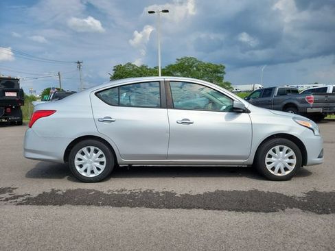 Used 2019 Nissan Versa SV FWD image 8