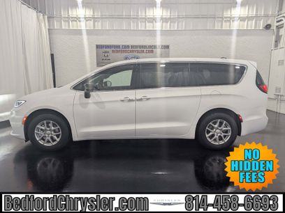 New 2026 Chrysler Pacifica Select