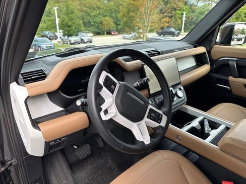 Used 2026 Land Rover Defender 110 X-Dynamic SE AWD/4WD image 6