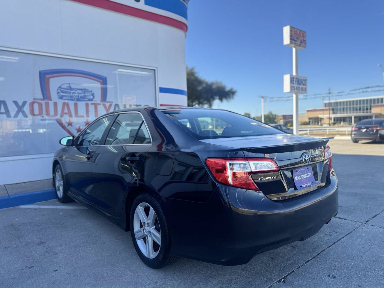 Used 2012 Toyota Camry SE FWD image 35