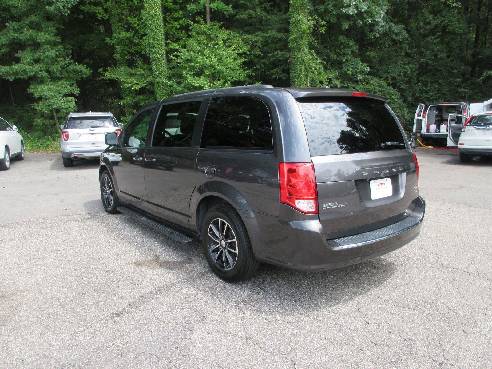 Used 2018 Dodge Grand Caravan GT FWD image 9