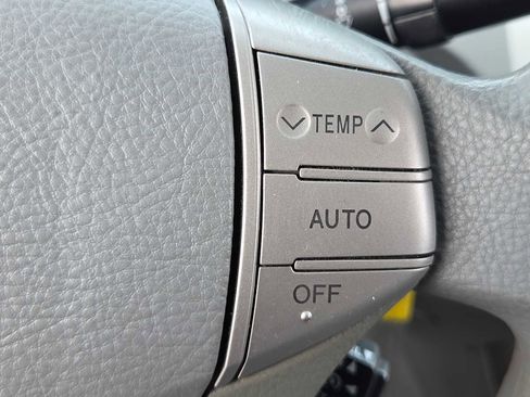 Used 2009 Toyota Avalon Limited image 24