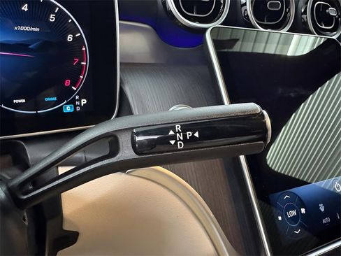 Used 2025 Mercedes-Benz GLC 300 image 19