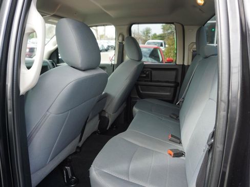 Used 2017 RAM 1500 Express w/ Black Ram 1500 Express Group AWD/4WD image 6