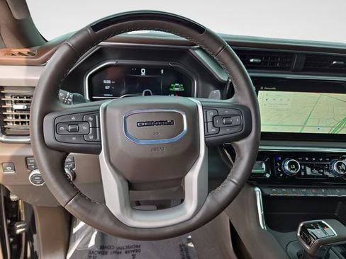 Used 2025 GMC Sierra 1500 Denali AWD/4WD image 22
