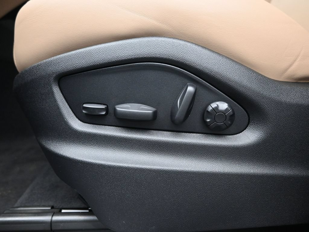Certified 2026 Porsche Cayenne E-Hybrid Coupe AWD/4WD image 12