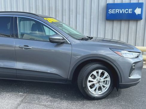 Used 2023 Ford Escape Active w/ Tech Pack #2 AWD/4WD image 32