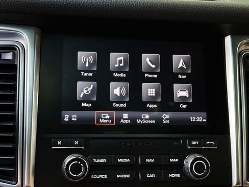 Used 2018 Porsche Macan Sport Edition w/ Driver Memory Package image 27