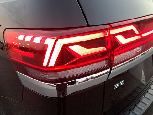 Certified 2024 Volkswagen Atlas SE image 31