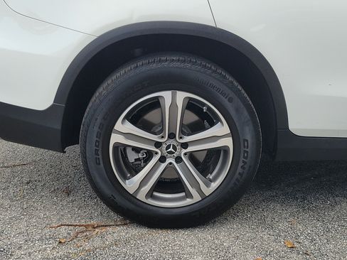 Used 2019 Mercedes-Benz GLC 300 image 5