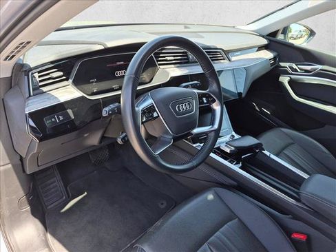Used 2021 Audi e-tron Premium Plus w/ Premium Plus Package AWD/4WD image 10