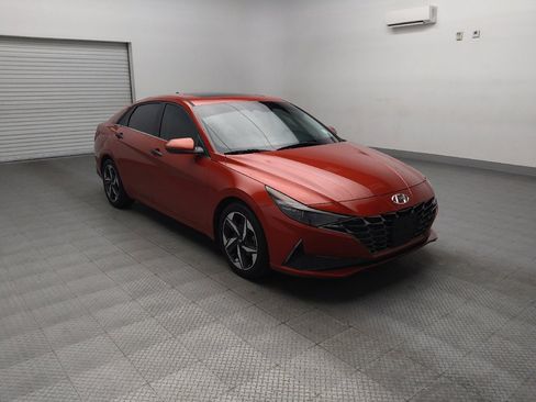 Used 2021 Hyundai Elantra Limited FWD image 13