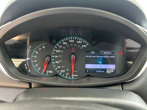 Used 2019 Chevrolet Trax LT w/ LT Convenience Package FWD image 16