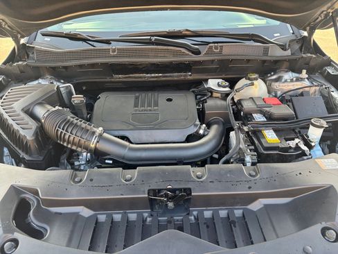 Used 2025 Chevrolet Blazer LT image 32