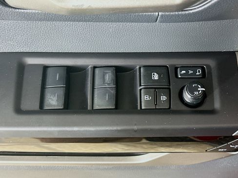 Used 2024 Toyota Tundra Limited AWD/4WD image 15