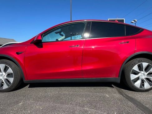 Used 2021 Tesla Model Y Long Range image 3