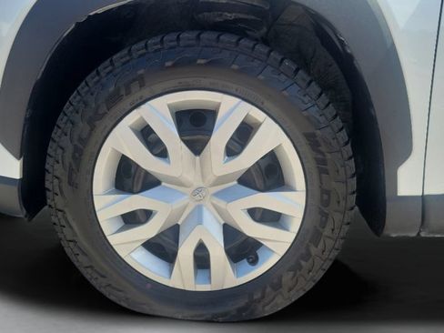 Certified 2025 Toyota Corolla Cross L FWD image 24