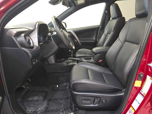 Used 2018 Toyota RAV4 SE AWD/4WD image 21