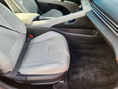 Used 2021 Hyundai Elantra Limited w/ Cargo Package image 16