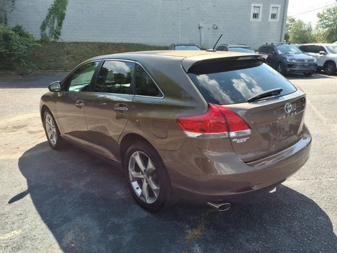 Used 2011 Toyota Venza w/ Premium Pkg #2 FWD image 6
