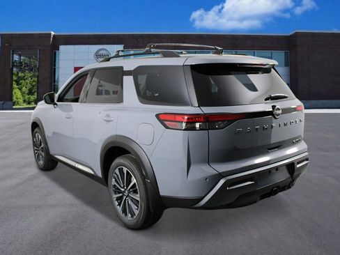 New 2026 Nissan Pathfinder Platinum image 3