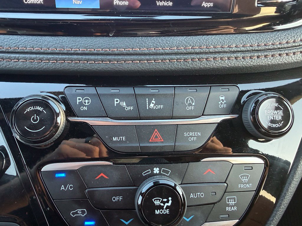 Used 2025 Chrysler Pacifica Pinnacle FWD image 9