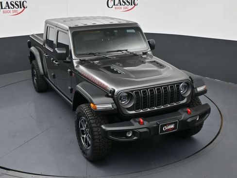 Used 2025 Jeep Gladiator Rubicon w/ Convenience Group image 18