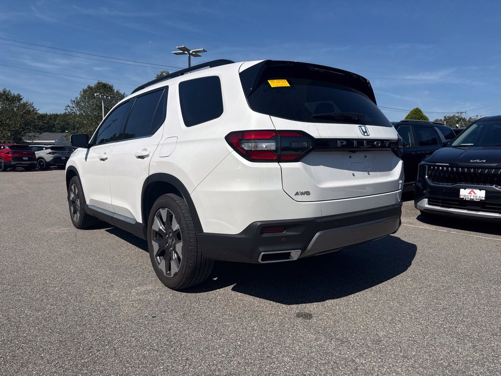 Used 2026 Honda Pilot Elite image 3