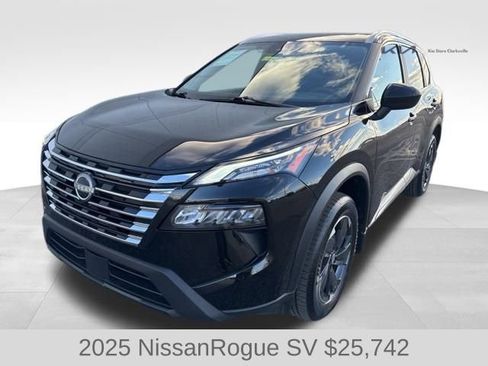 Used 2025 Nissan Rogue SV w/ SV Premium Package image 4