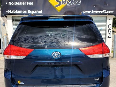 Used 2012 Toyota Sienna XLE image 12