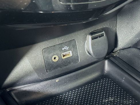 Used 2019 Nissan Rogue SV image 24