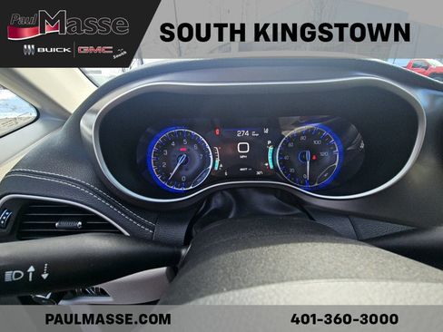 Used 2021 Chrysler Pacifica Touring-L w/ Uconnect Theater Family Group image 3