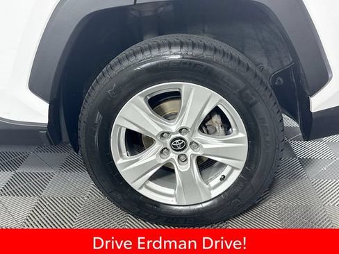 Used 2021 Toyota RAV4 XLE FWD image 4