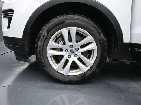 Used 2018 Ford Explorer XLT AWD/4WD image 27