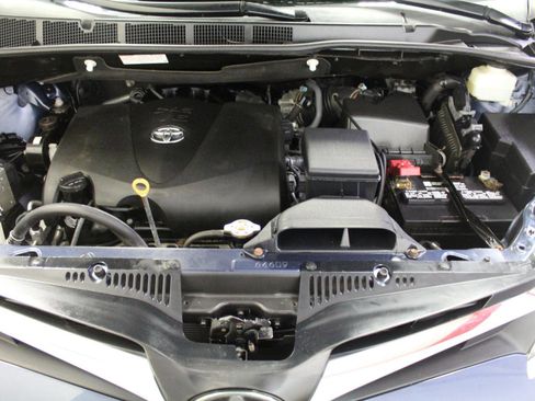 Used 2020 Toyota Sienna LE w/ LE Preferred Package AWD/4WD image 31